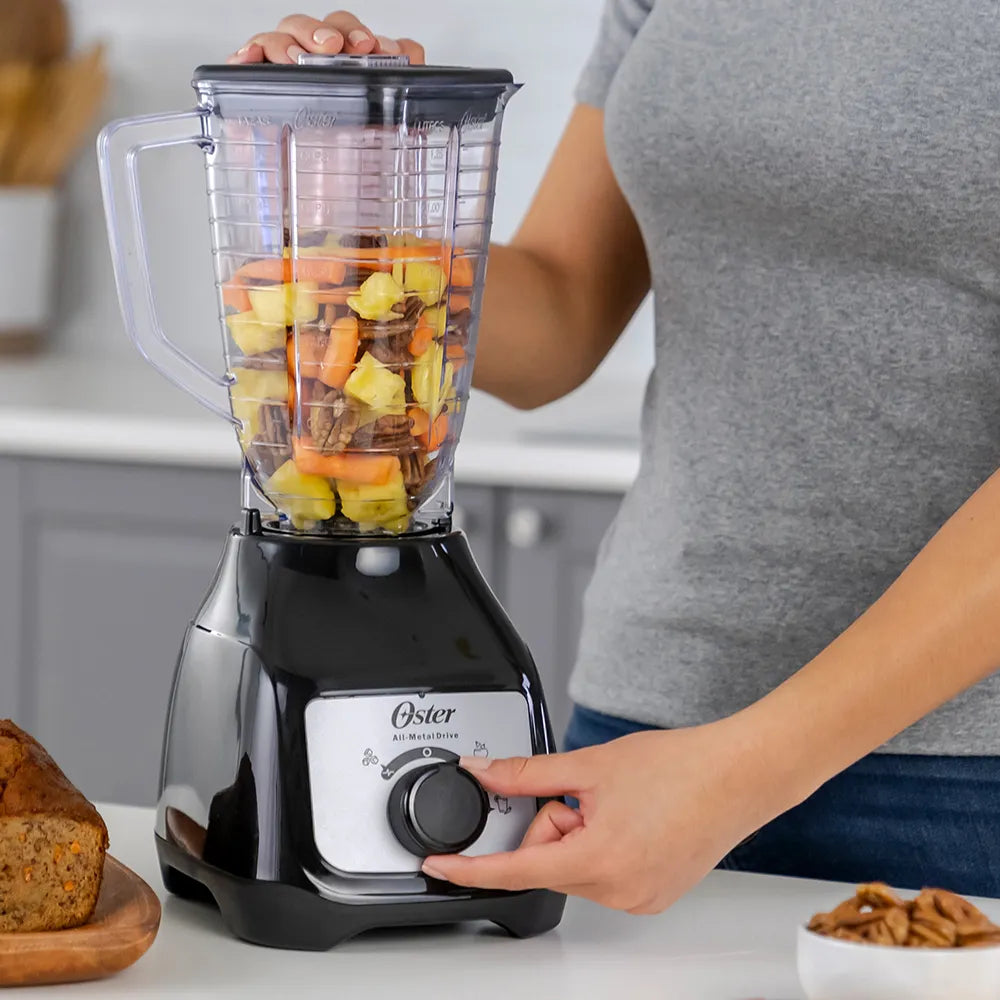 Licuadora Oster® con vaso de plástico 2